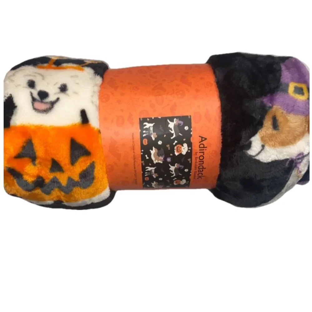 Halloween Pet Throw Adirondack by Berkshire Blanket Posh Pooch 40 in. x 50 in.
